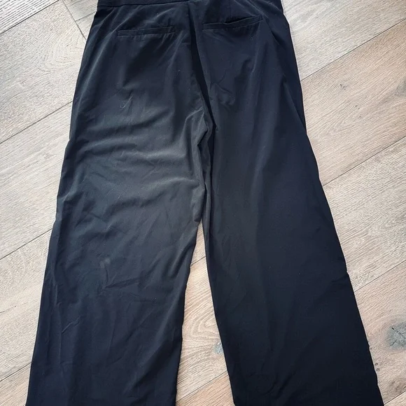 Athleta Black Ankle Cropped Pants - Fits up to size 4 - Picture 3 of 5